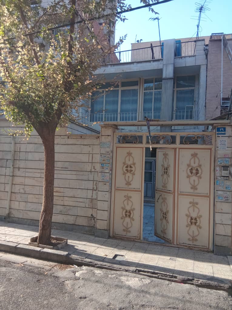 مسکونی۲طبقه ۱۰۰ متر عالی